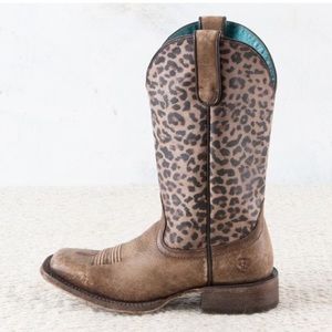 Ariat Leopard Print boots 8.5 limited